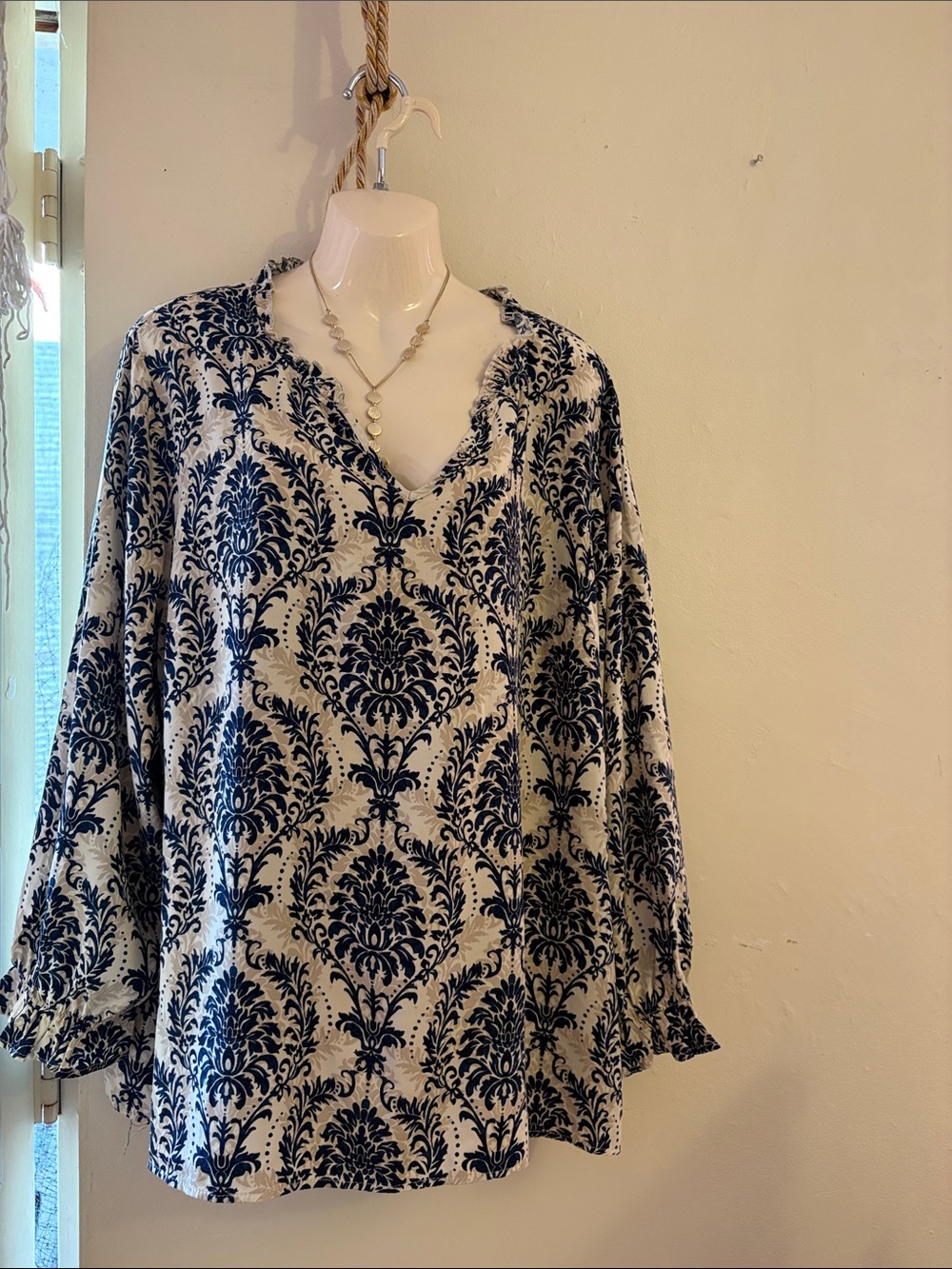 BloomChic Navy and White V-Neck Printed Tunic. Viscose